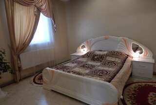 Отель Mini Hotel Business class Кривой Рог Семейный полулюкс-4